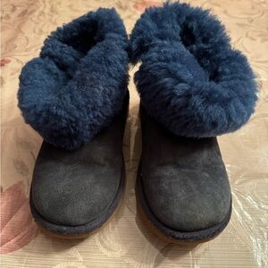Ugg Australia youth Bailey button navy blue boots